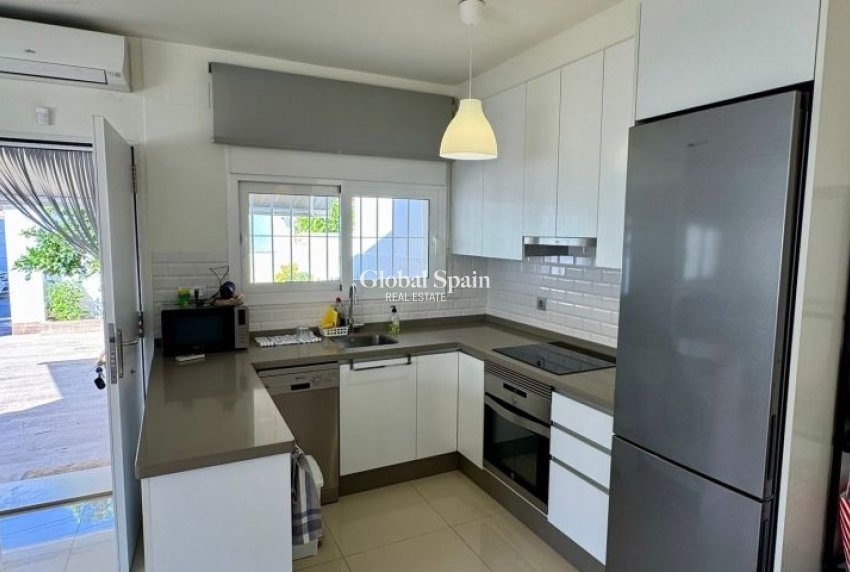 Wiederverkauf - VILLA -
TORREVIEJA - Costa Blanca