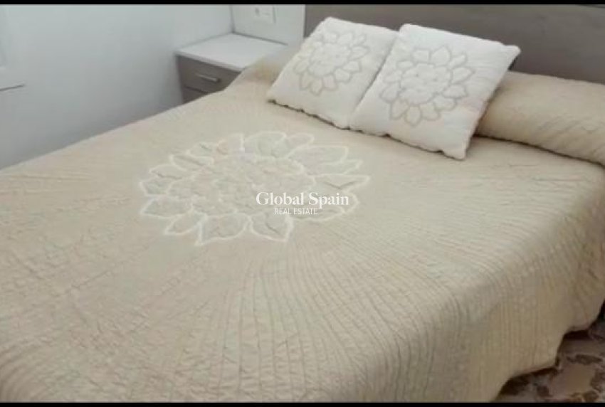 Wiederverkauf - VILLA -
TORREVIEJA - Costa Blanca