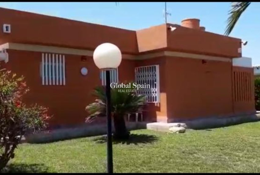 Wiederverkauf - VILLA -
TORREVIEJA - Costa Blanca