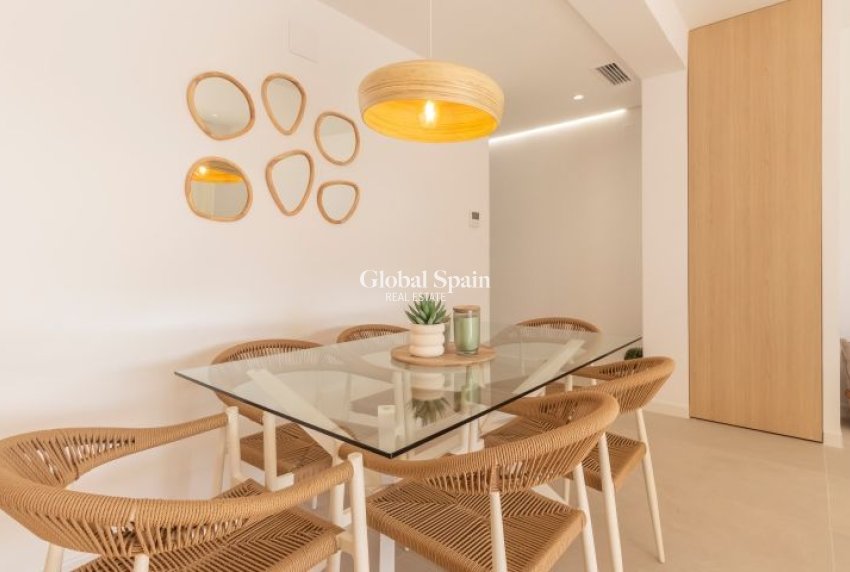 Wiederverkauf - VILLA -
TORREVIEJA - Costa Blanca