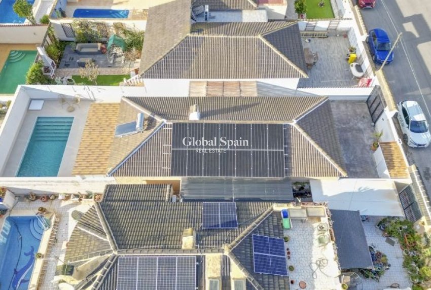 Wiederverkauf - VILLA -
TORREVIEJA - Costa Blanca