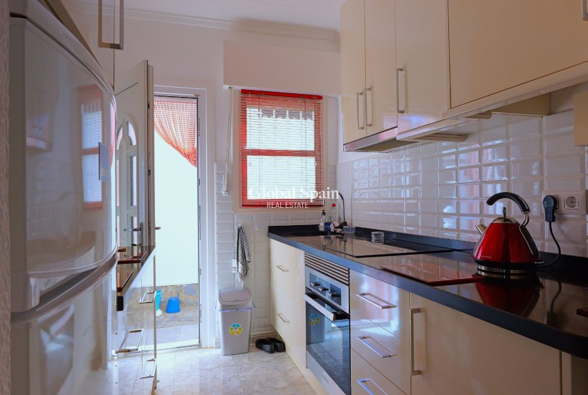 Wiederverkauf - VILLA -
TORREVIEJA - Costa Blanca