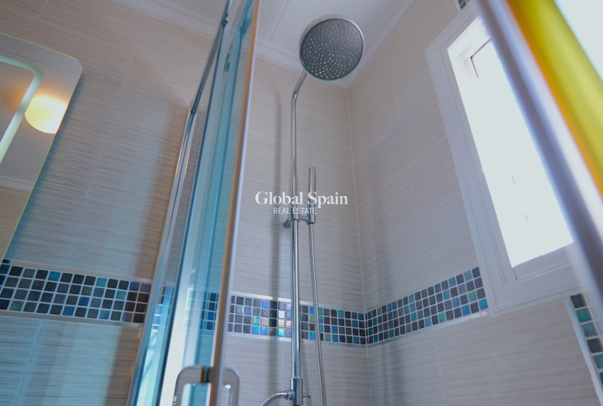 Wiederverkauf - VILLA -
TORREVIEJA - Costa Blanca