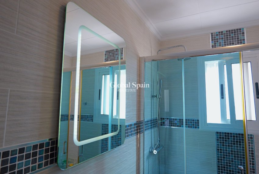 Wiederverkauf - VILLA -
TORREVIEJA - Costa Blanca