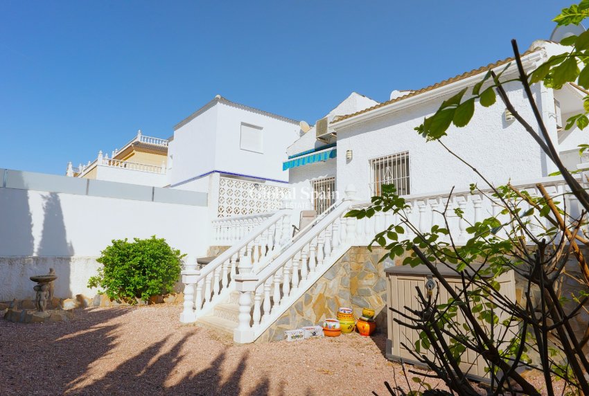 Wiederverkauf - VILLA -
TORREVIEJA - Costa Blanca
