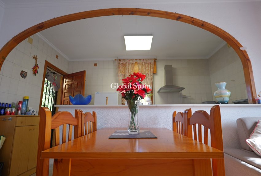 Wiederverkauf - VILLA -
TORREVIEJA - Costa Blanca