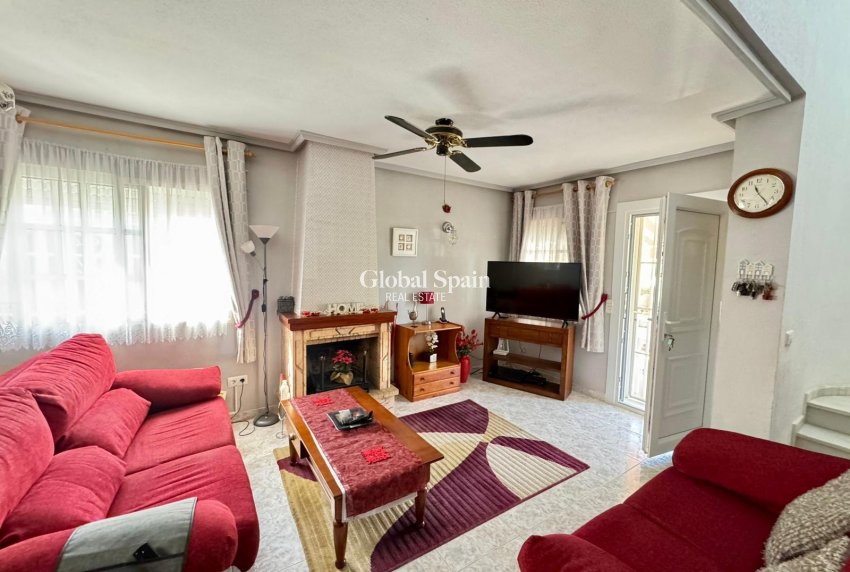 Wiederverkauf - VILLA -
TORREVIEJA - Costa Blanca