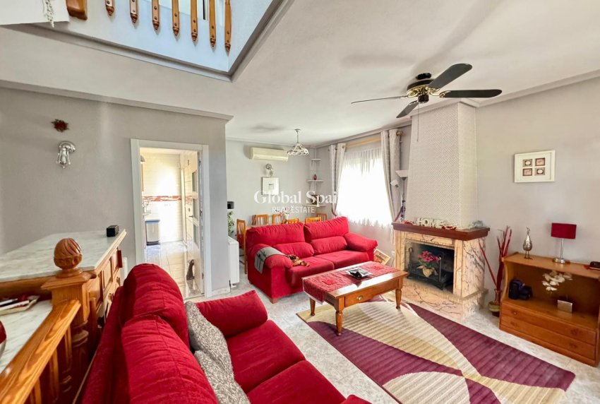 Wiederverkauf - VILLA -
TORREVIEJA - Costa Blanca