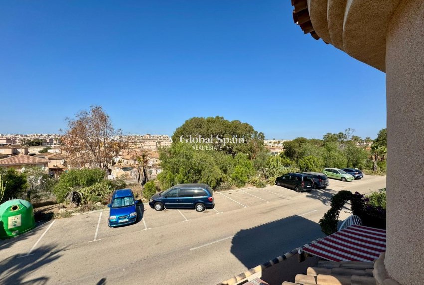 Wiederverkauf - VILLA -
TORREVIEJA - Costa Blanca