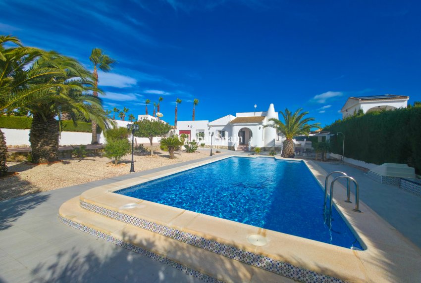 Wiederverkauf - VILLA -
TORREVIEJA - Costa Blanca