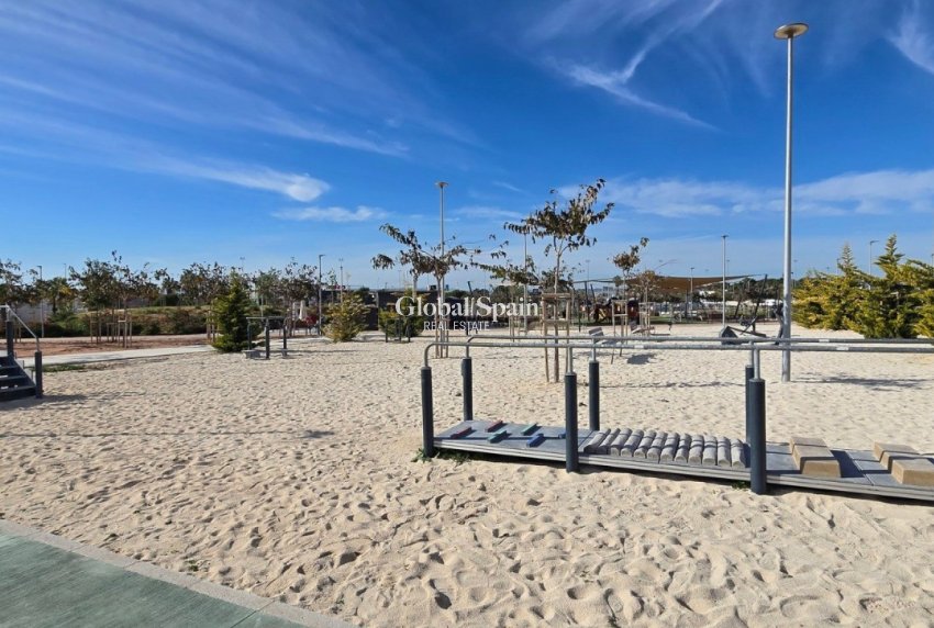 Wiederverkauf - VILLA -
TORREVIEJA - Costa Blanca