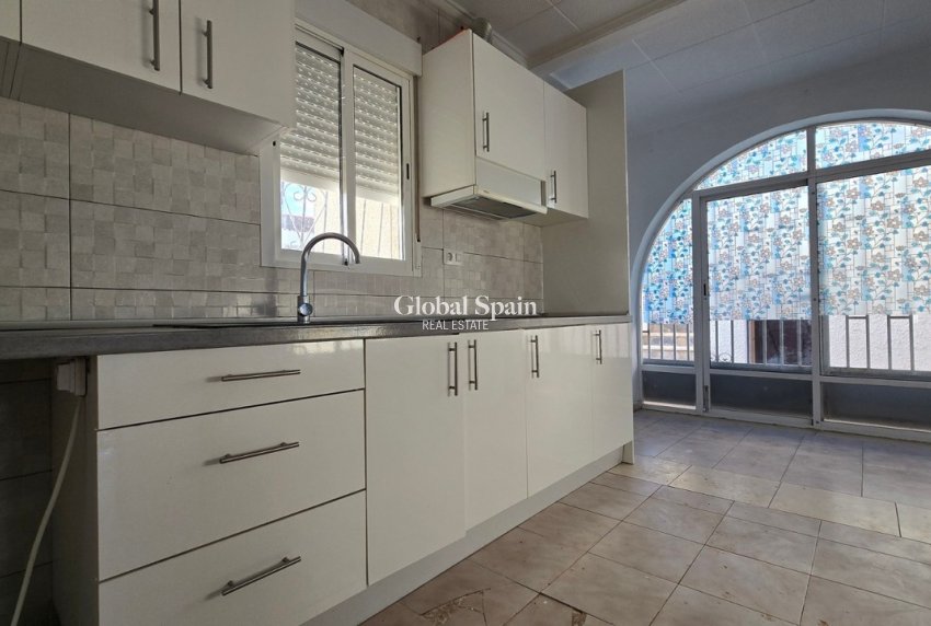 Wiederverkauf - VILLA -
TORREVIEJA - Costa Blanca