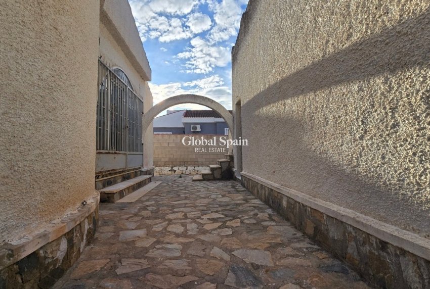 Wiederverkauf - VILLA -
TORREVIEJA - Costa Blanca