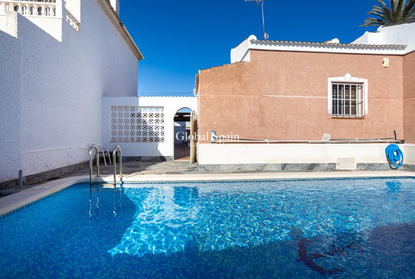 Wiederverkauf - VILLA -
TORREVIEJA - Costa Blanca