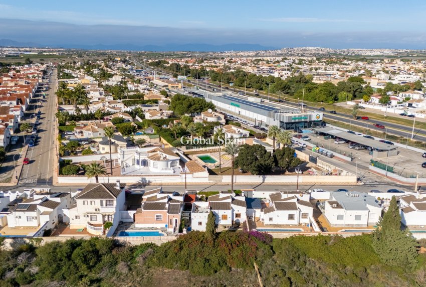 Wiederverkauf - VILLA -
TORREVIEJA - Costa Blanca