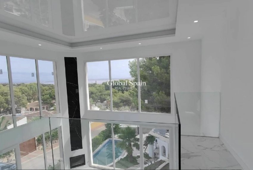 Wiederverkauf - VILLA -
TORREVIEJA - Costa Blanca