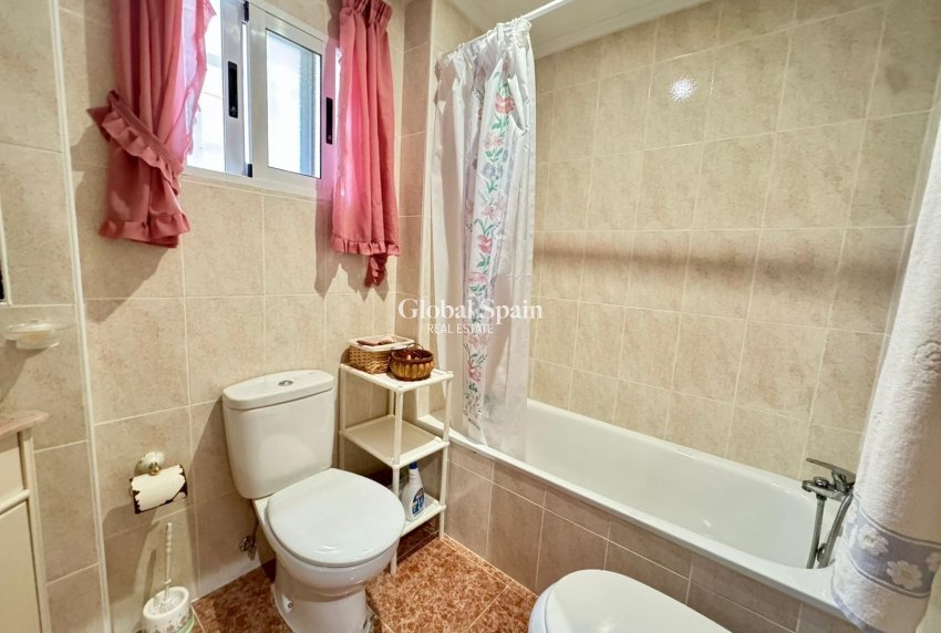 Wiederverkauf - VILLA -
TORREVIEJA - Costa Blanca