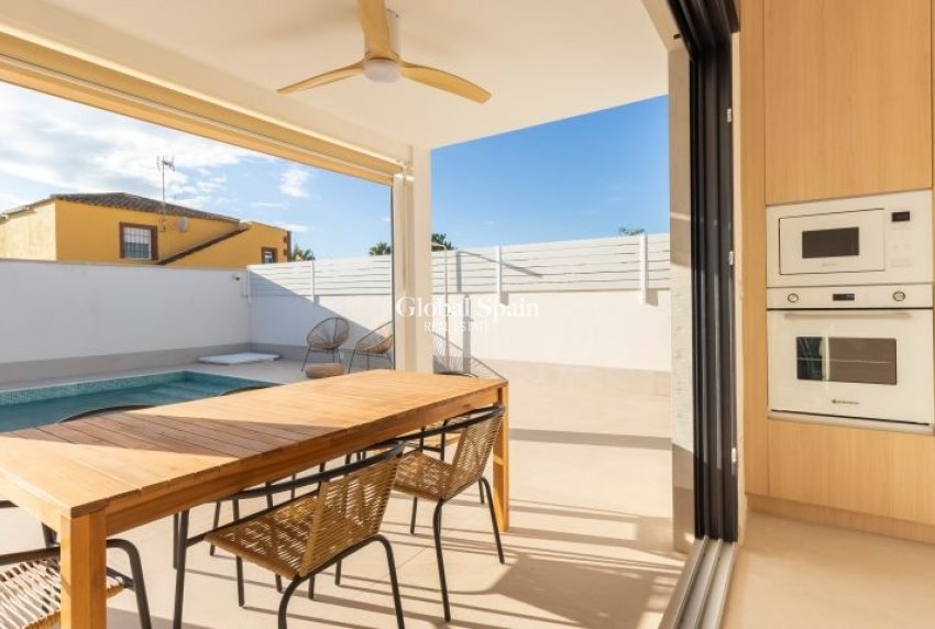 Wiederverkauf - VILLA -
TORREVIEJA - Costa Blanca