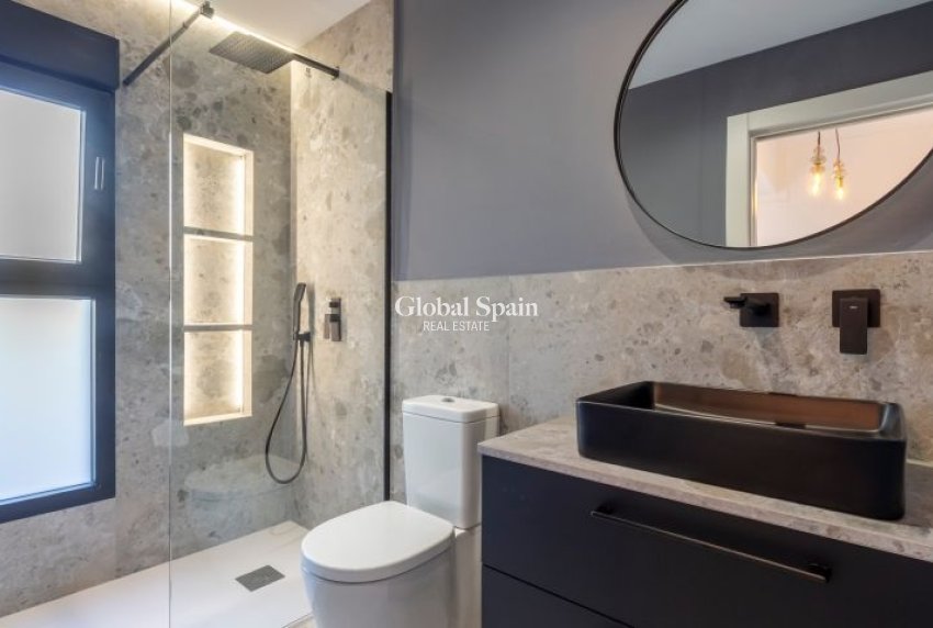 Wiederverkauf - VILLA -
TORREVIEJA - Costa Blanca