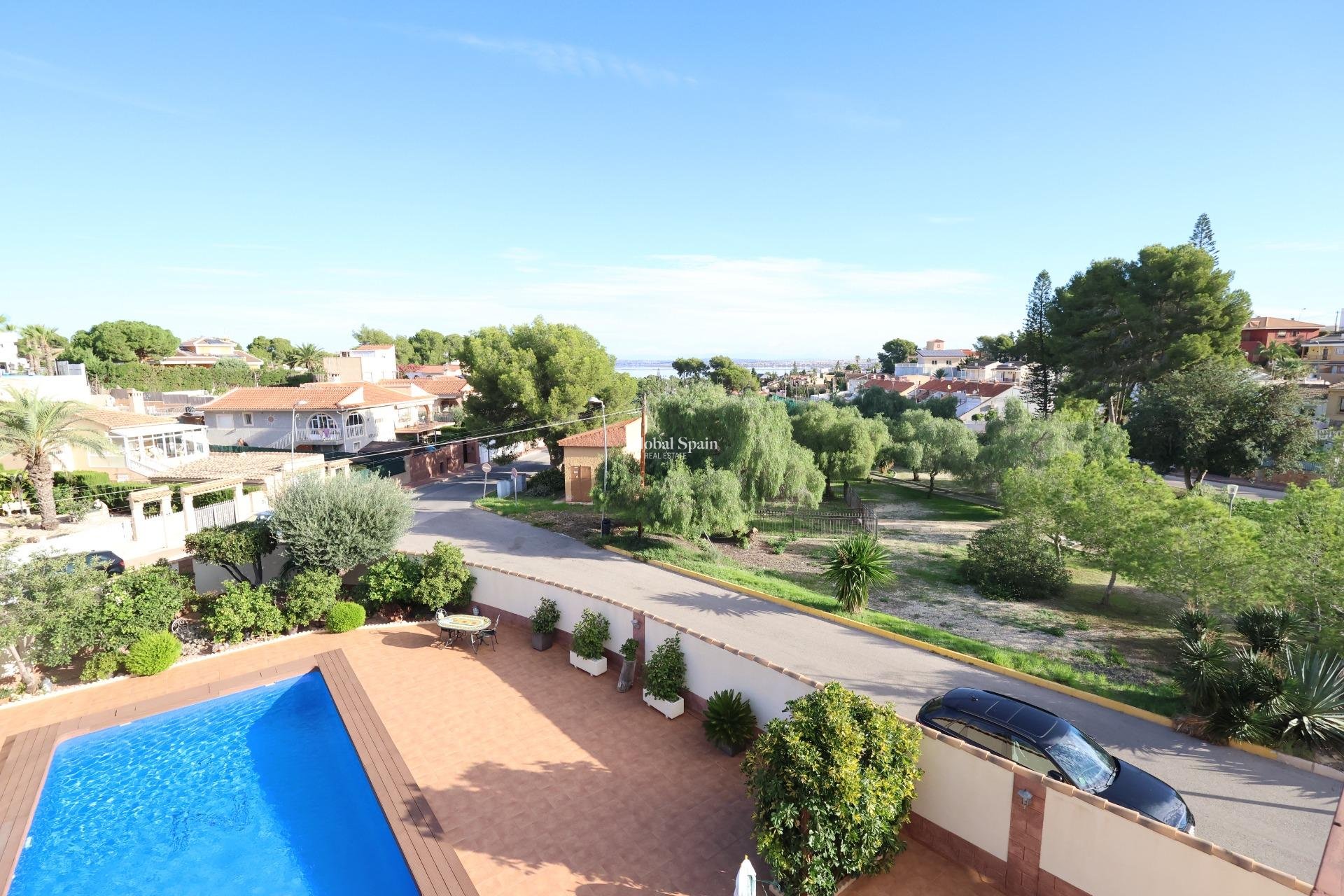 Wiederverkauf - VILLA -
TORREVIEJA - Costa Blanca