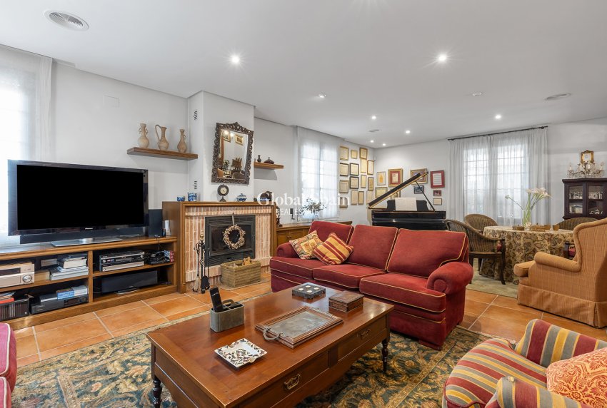 Wiederverkauf - VILLA -
TORREVIEJA - Costa Blanca