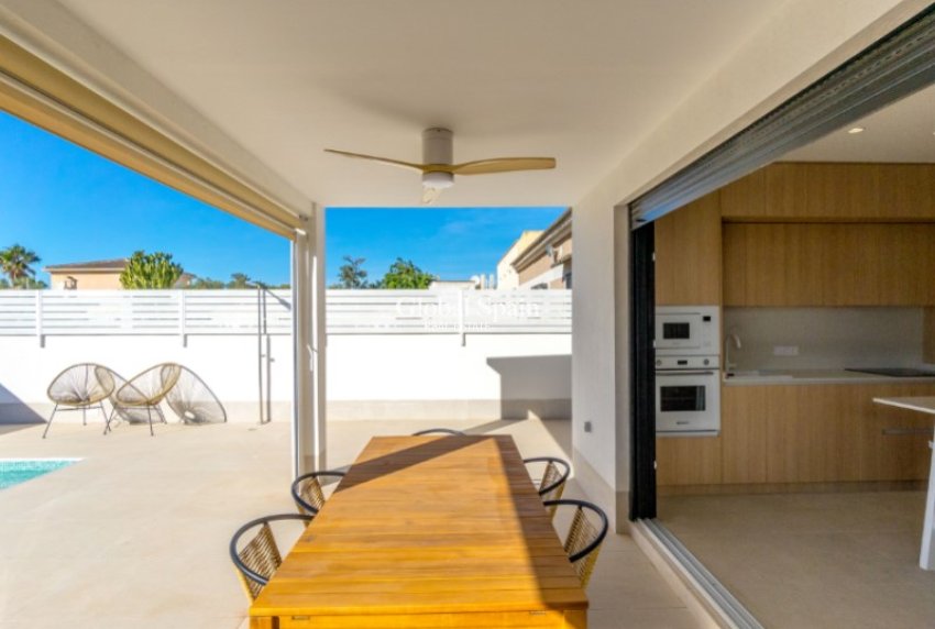 Wiederverkauf - VILLA -
TORREVIEJA - Costa Blanca