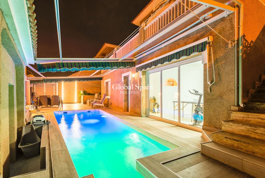 Wiederverkauf - VILLA -
TORREVIEJA - Costa Blanca