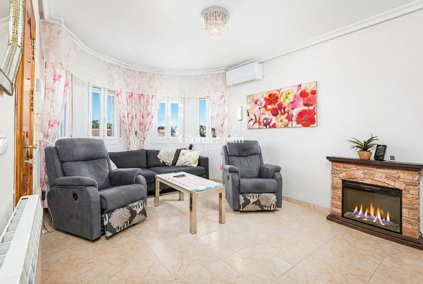 Wiederverkauf - VILLA -
TORREVIEJA - Costa Blanca