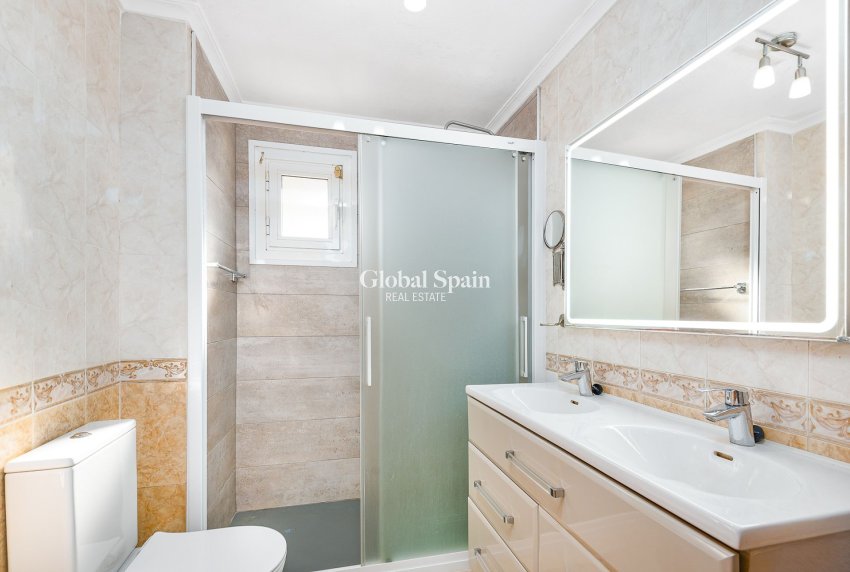 Wiederverkauf - VILLA -
TORREVIEJA - Costa Blanca