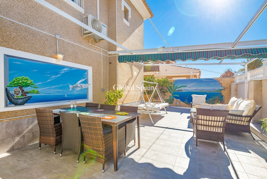 Wiederverkauf - VILLA -
TORREVIEJA - Costa Blanca