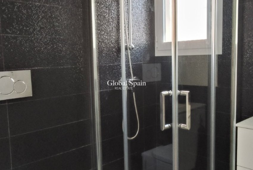 Wiederverkauf - VILLA -
TORREVIEJA - Costa Blanca