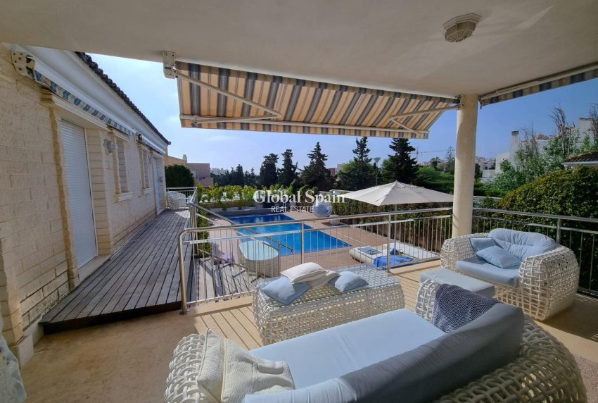 Wiederverkauf - VILLA -
TORREVIEJA - Costa Blanca