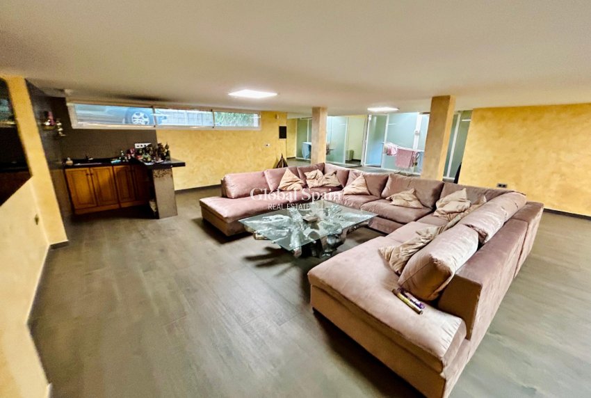 Wiederverkauf - VILLA -
TORREVIEJA - Costa Blanca