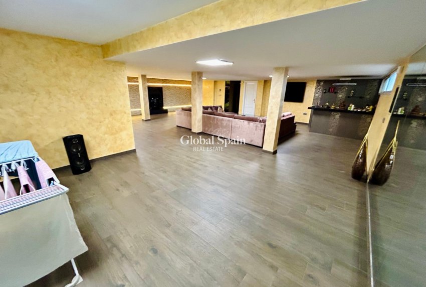 Wiederverkauf - VILLA -
TORREVIEJA - Costa Blanca