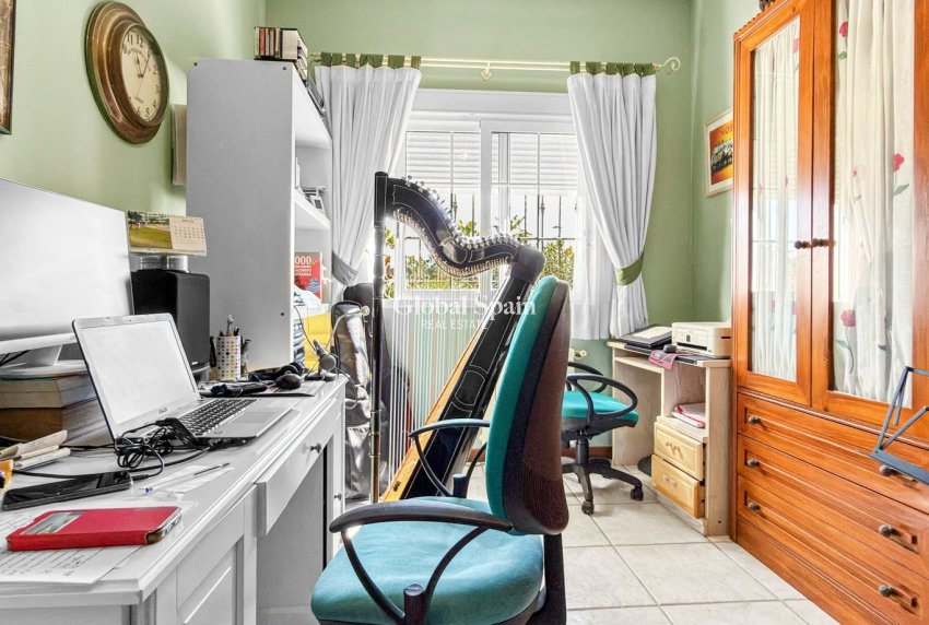 Wiederverkauf - VILLA -
TORREVIEJA - Costa Blanca