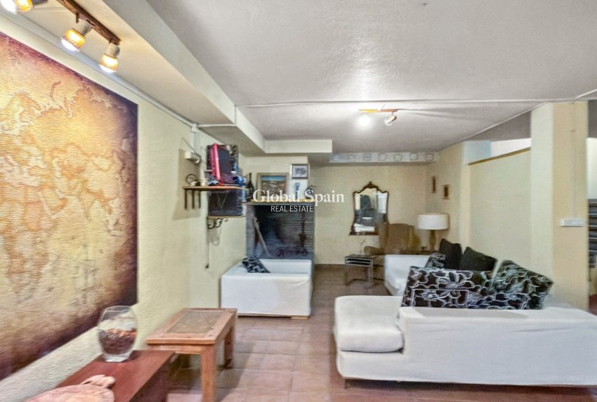 Wiederverkauf - VILLA -
TORREVIEJA - Costa Blanca