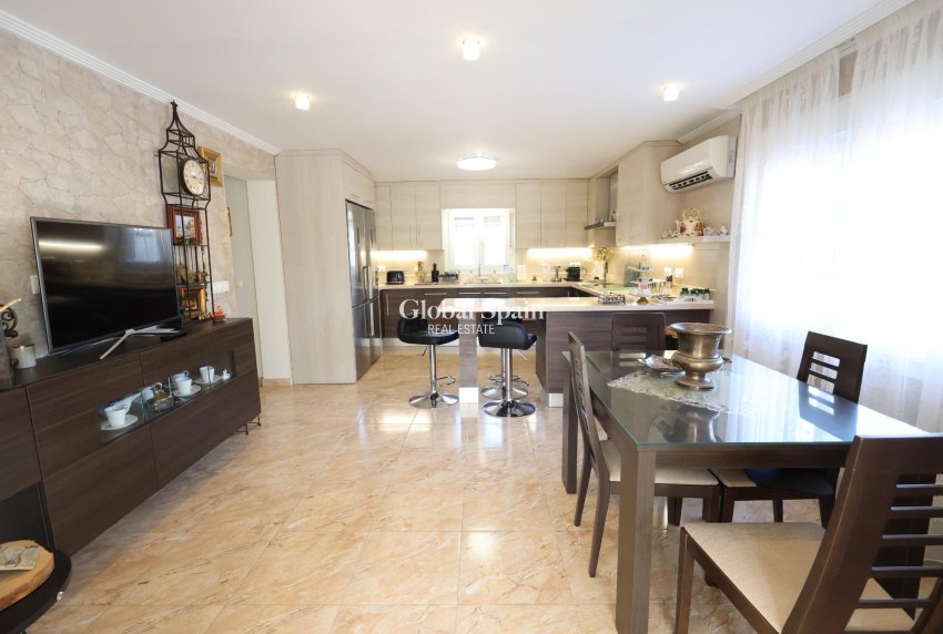 Wiederverkauf - VILLA -
TORREVIEJA - Costa Blanca