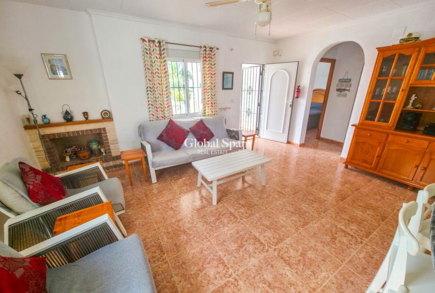 Wiederverkauf - VILLA -
TORREVIEJA - Costa Blanca