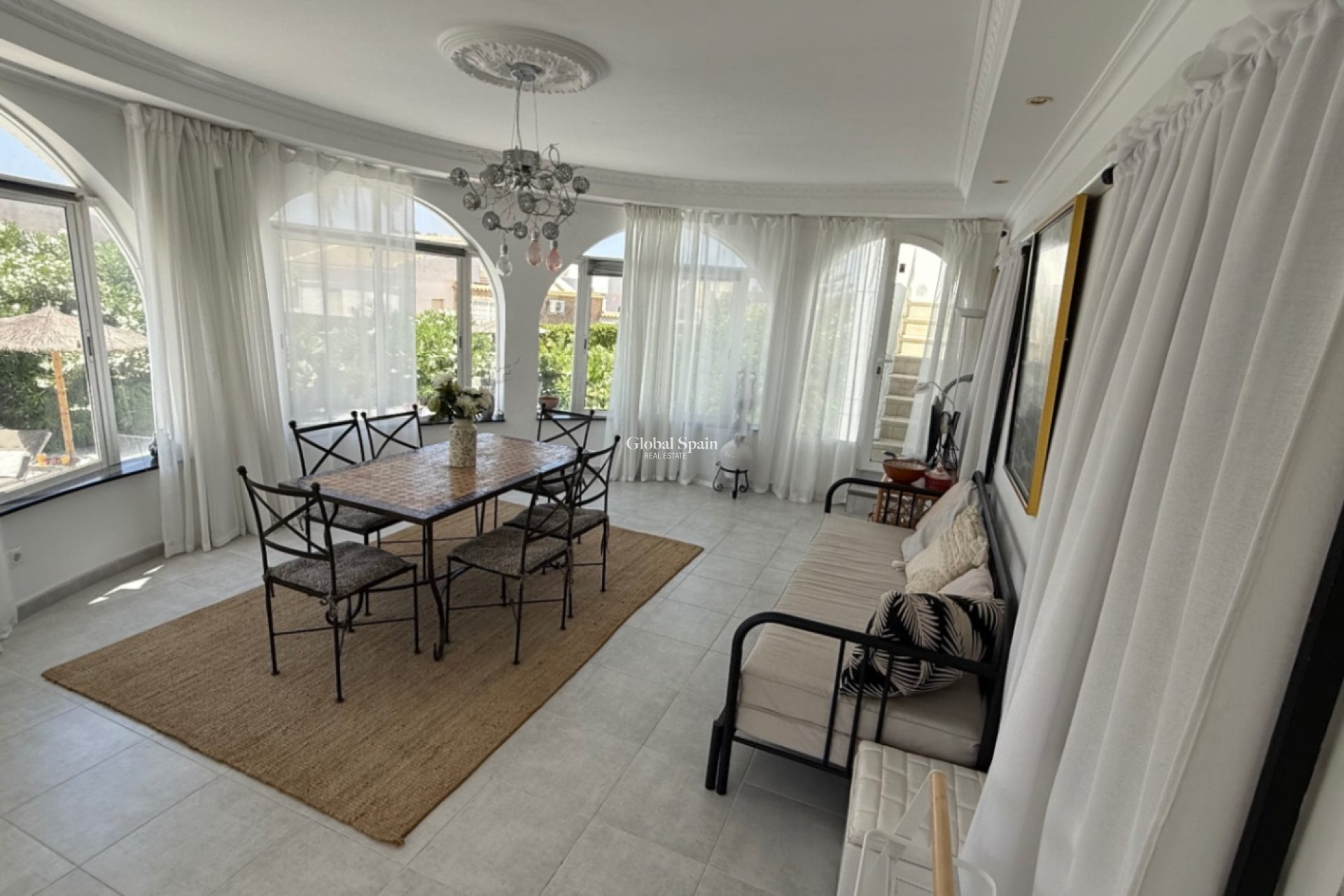 Wiederverkauf - VILLA -
TORREVIEJA - Costa Blanca