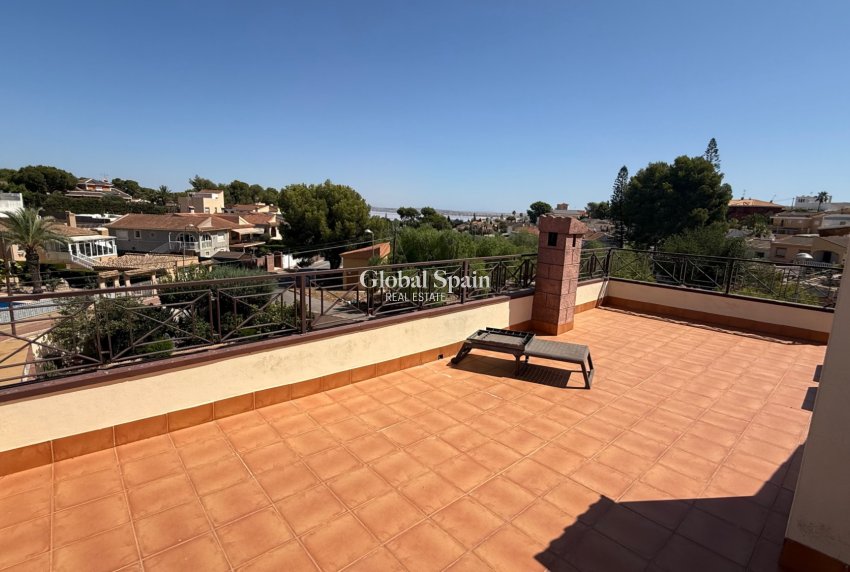 Wiederverkauf - VILLA -
TORREVIEJA - Costa Blanca