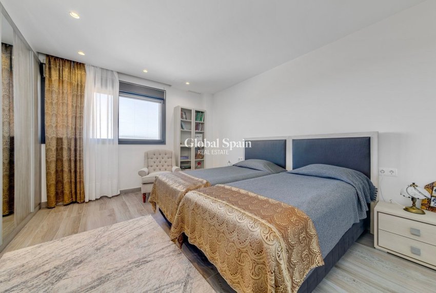 Wiederverkauf - VILLA -
TORREVIEJA - Costa Blanca