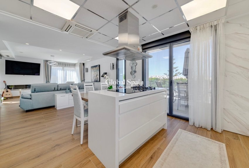 Wiederverkauf - VILLA -
TORREVIEJA - Costa Blanca