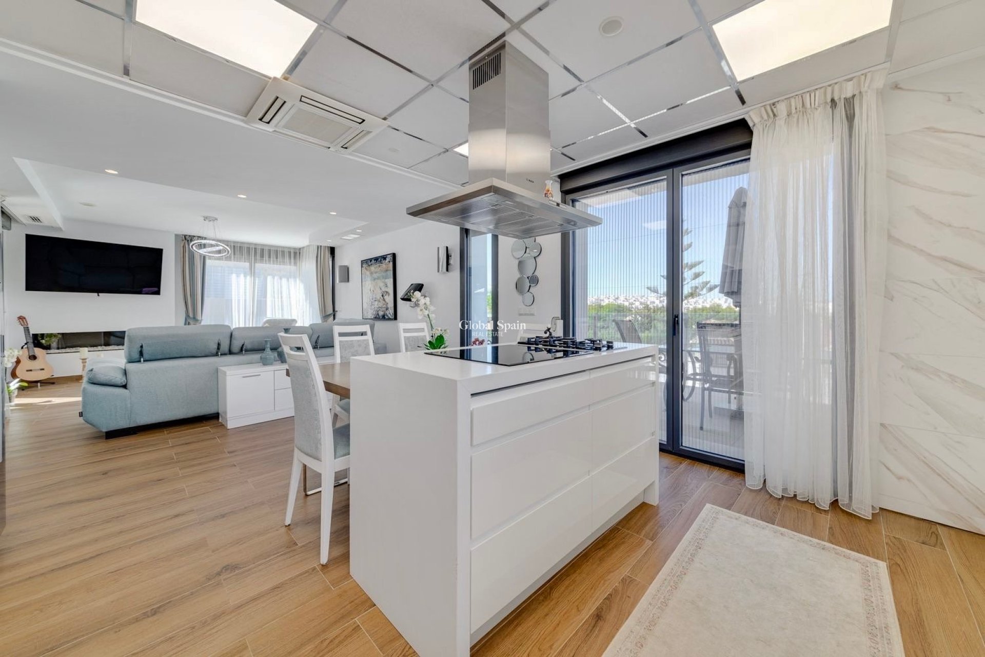 Wiederverkauf - VILLA -
TORREVIEJA - Costa Blanca