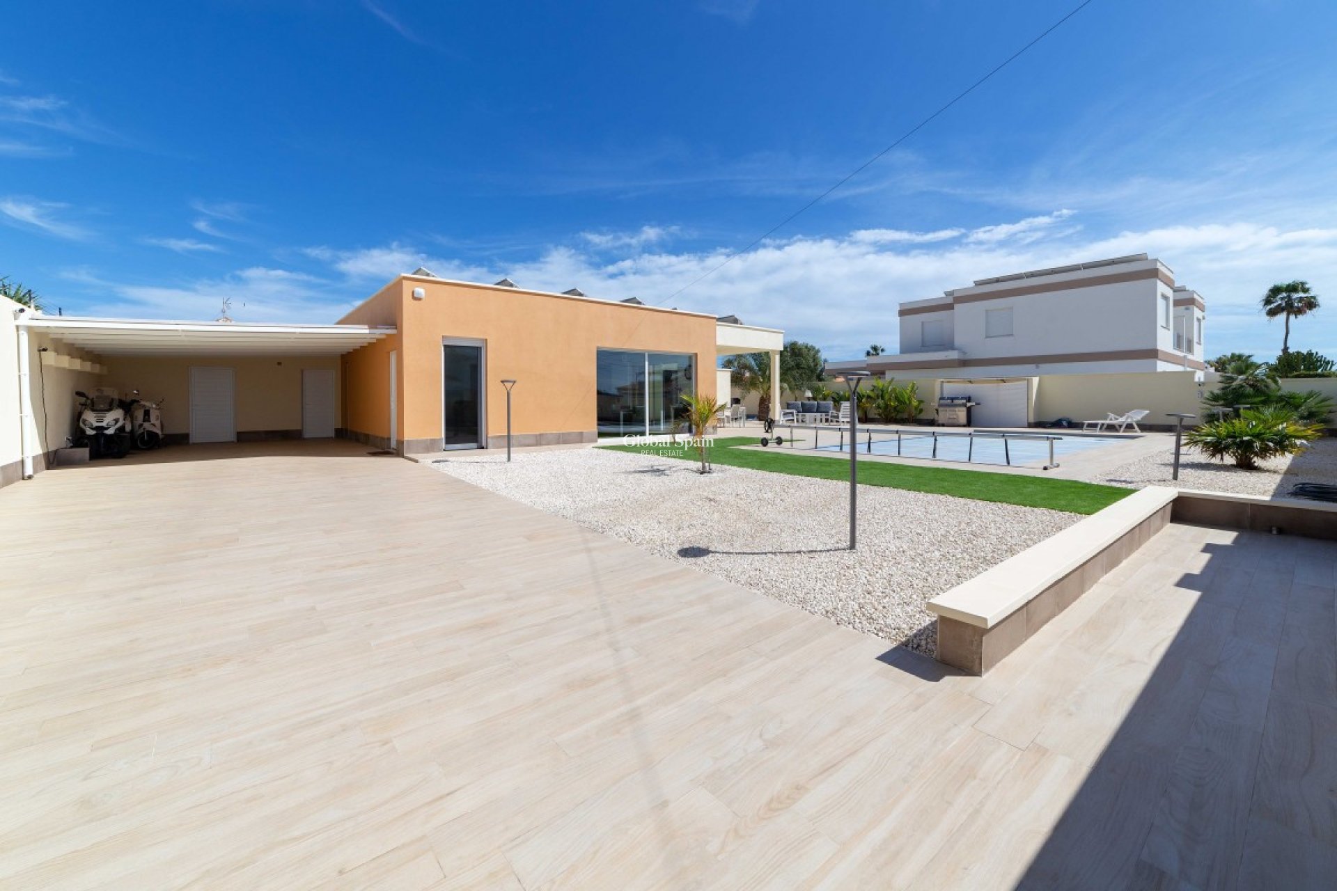 Wiederverkauf - VILLA -
TORREVIEJA - Costa Blanca