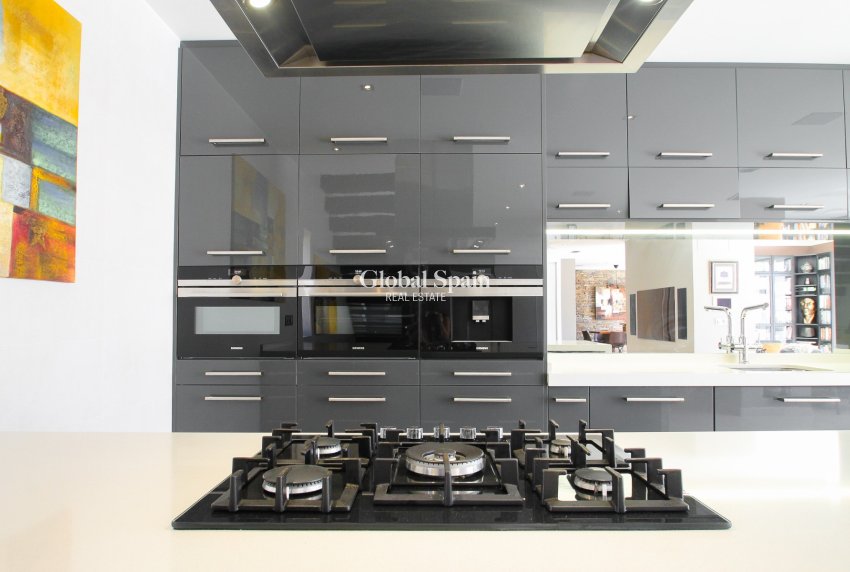 Wiederverkauf - VILLA -
TORREVIEJA - Costa Blanca