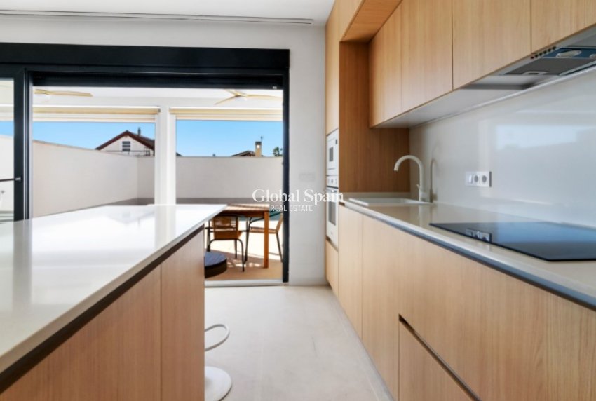 Wiederverkauf - VILLA -
TORREVIEJA - Costa Blanca