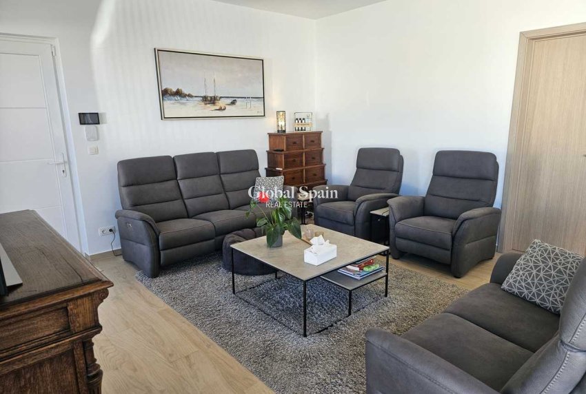 Wiederverkauf - VILLA -
TORREVIEJA - Costa Blanca