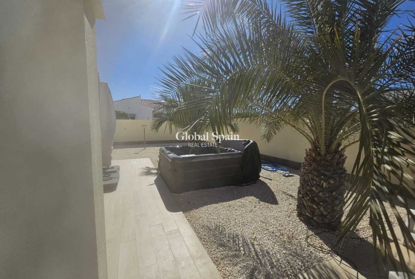 Wiederverkauf - VILLA -
TORREVIEJA - Costa Blanca