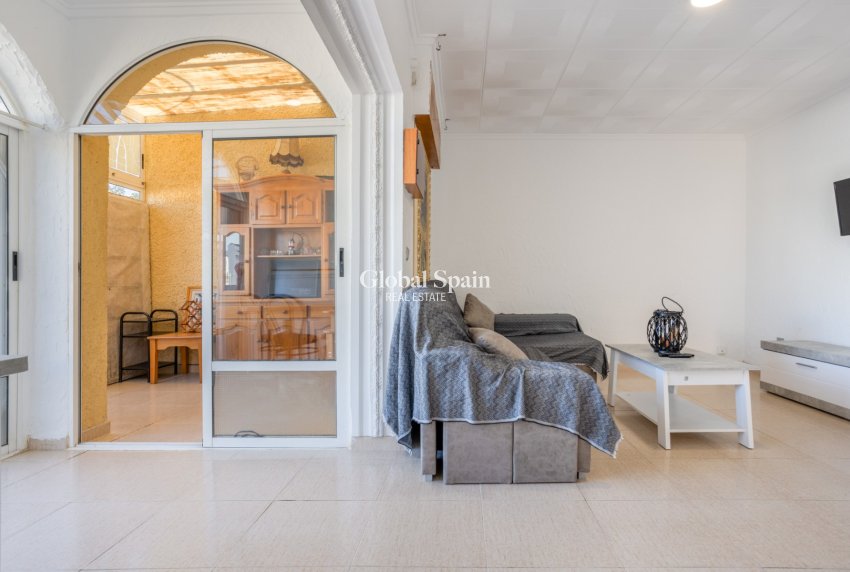 Wiederverkauf - VILLA -
TORREVIEJA - Costa Blanca