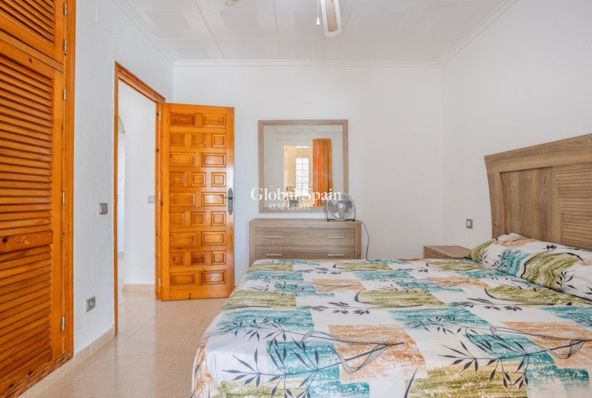 Wiederverkauf - VILLA -
TORREVIEJA - Costa Blanca